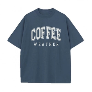 Klassiek Coffee Weather grafisch T-shirt in gedempt blauw met witte letters