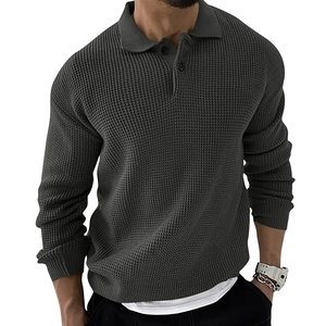 Donkergrijze heren slim fit wafelgebreide polo trui met lange mouwen en revers
