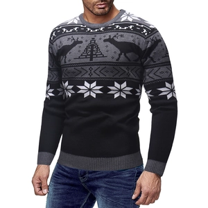 Détails de la maille du pull d'hiver pour hommes avec motifs de rennes et de flocons