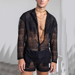 Heren set van zwart kanten shirt met lange mouwen en shorts met geometrische patronen