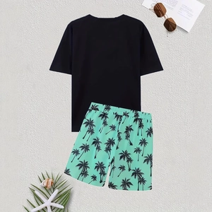 Ensemble d'été pour hommes avec t-shirt noir et short décontracté à imprimé tropical