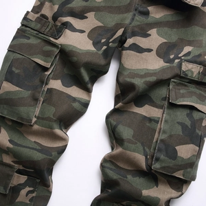 Men's camouflage cargo pants with multi-pockets and durable cotton twill fabric