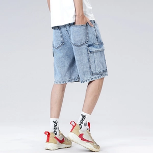 Pantaloncini cargo in denim da uomo blu chiaro con ampie tasche laterali utility