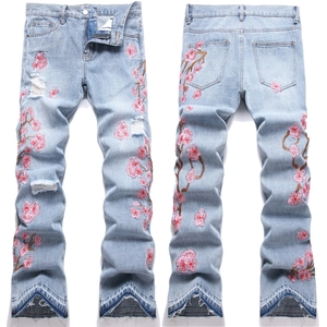 Jeans Homme Coton Denim Bleu Clair Pantalon Déchiré Broderie Florale Sakura Rose Streetwear Pantalon Évasé pour Hommes