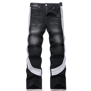Jean noir pour homme style high street avec rayures blanches latérales et coupe droite
