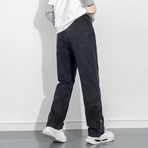 Jean cargo noir pour homme avec ouvertures zippées à l'arrière et coupe droite