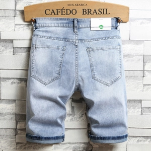 Short en jean bleu clair pour homme avec broderie et poches arrière de style rétro