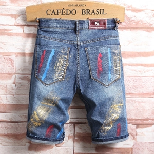 Short en jean bleu foncé pour homme avec éclaboussures de peinture et imprimé graffiti