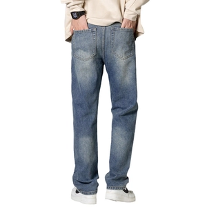 Jean homme coupe droite bleu moyen avec effet délavé vintage et poches arrière