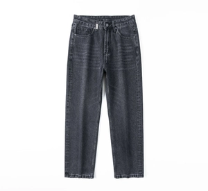 Vue détaillée du jean droit gris foncé délavé avec un design classique à cinq poches