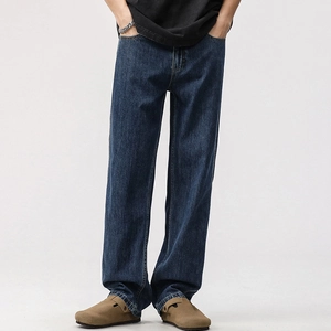 Classic straight-leg dark blue washed denim jeans for men with high-quality metal buttons