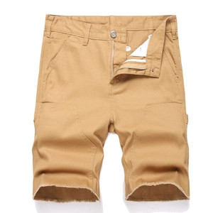 Short en jean kaki pour homme avec coupe droite et finition bord franc tendance