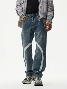 Jean droit bleu clair pour homme avec motif artistique de projections de peinture blanche