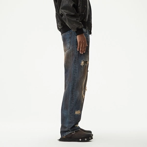 Vintage Herren Jeans in lockerer gerader Passform mit Distressed-Effekt und Rissen