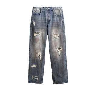 Vintage locker sitzende blaue Jeans mit Rissen und gewaschenem Streetwear-Design