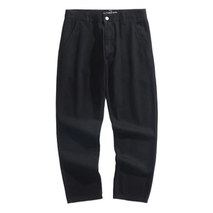 Pantaloni casual neri da uomo a gamba dritta, vista piatta con dettagli in vita e bottone