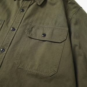 Chemise cargo homme en coton épais vert armée avec poches à rabat et boutons noirs
