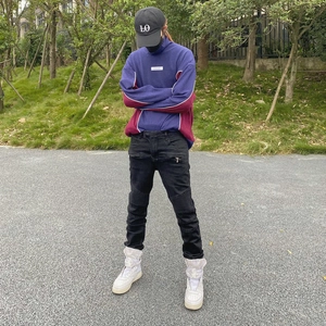Pantaloni cargo stile street con tasche multiple e dettagli sulle ginocchia per uomo