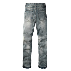 Jean droit pour homme en denim bleu clair délavé avec poches arrière effet usé
