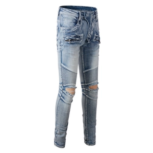 Jean moto coupe slim bleu clair pour homme avec genoux déchirés et détails plissés