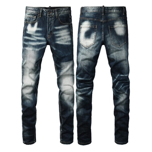 Jeans slim da uomo con lavaggio sbiadito ed etichetta rossa sulla patta dei pantaloni