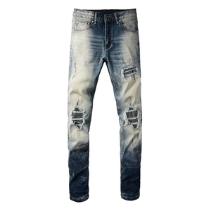 Jean slim bleu clair pour homme avec déchirures et patchs à carreaux en strass style urbain