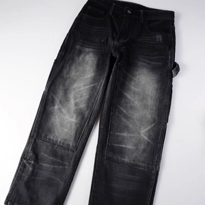 Jean homme coupe droite décontractée gris foncé avec style rétro workwear et empiècements