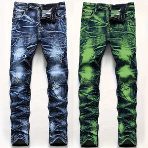 Gros plan détaillé de jeans délavés avec lavage spécial, plis et trous déchirés de style