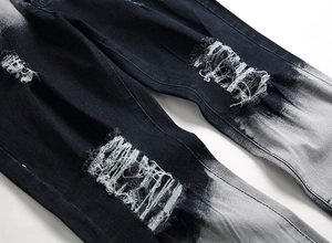 Jeans con sfumatura da blu scuro a grigio chiaro e dettagli strappati stile vintage