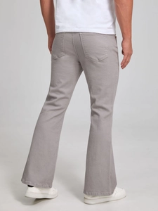 Jean évasé gris vintage américain pour hommes avec coupe ajustée et poches arrière de style