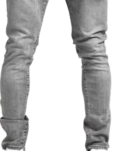 Jeans da uomo slim fit grigi con effetto lavato e risvolti alla moda sul fondo gamba