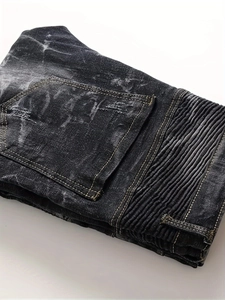 Jean moto slim pour homme en gris délavé avec plis accordéon et finitions usées