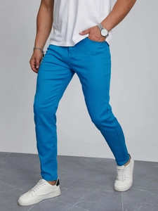 Pantalon en jean décontracté bleu clair pour homme avec coupe ajustée extensible