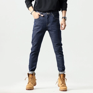 Jeans en Denim Bleu Lavé Coupe Droite Ajustée pour Hommes Mode Streetwear Imprimé Crâne et Lettres Pantalon Long Décontracté en Coton