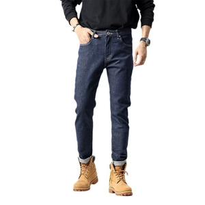 Jean bleu délavé coupe slim pour homme avec imprimé tête de mort et lettres