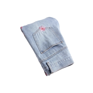 Jean évasé bleu clair pour homme avec broderie fleur de cerisier rose au dos