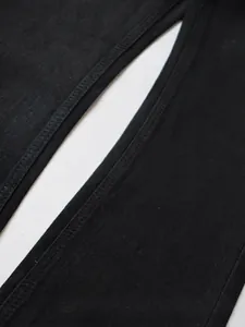 Premium schwarze Jeans mit Schlag, detaillierten Doppelnähten und schmaler Passform Textur