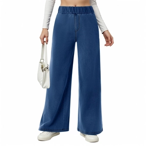 Damen Jeanshose mit weitem Bein in Hellblau und hohem elastischem Bund für den Freizeitlook