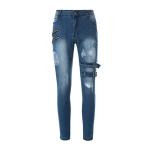 Détails de jeans denim bleu usé avec fermetures éclair dorées et boucles métalliques