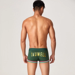 Vista posteriore di boxer da uomo verde scuro con scritta TAUWELL e bordo a righe