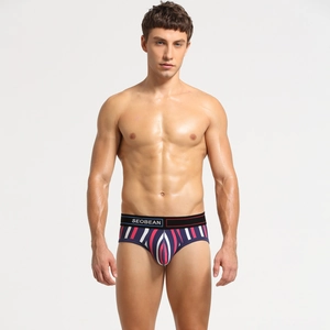 Detail von Herren-Slip mit Streifenmuster und breitem schwarzem Logo-Gummibund