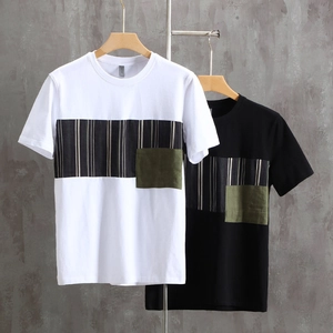 T-shirt homme à manches courtes avec patchwork rayé et poche contrastée vert olive