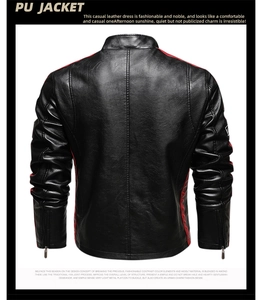 Détail de la veste en similicuir noir avec bandes rouges et poignets zippés