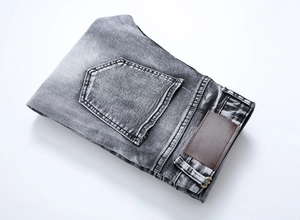 Jean stretch coupe ajustée pour homme gris délavé avec effet flocon et patch cuir