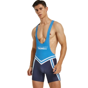 Détail du singlet de lutte pour hommes avec texte athlétique et bandes latérales bicolores