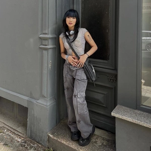 Jean cargo rétro taille basse avec imprimé étoiles et style streetwear Y2K