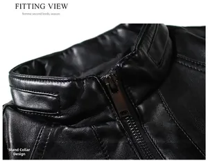 Détail du col montant et de la fermeture éclair métallique sur une veste en similicuir noir