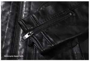 Détail du poignet d'une veste de moto avec fermeture éclair en métal argenté et cuir texturé
