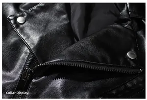 Détail du revers et de la fermeture éclair argentée sur cette veste de motard noire