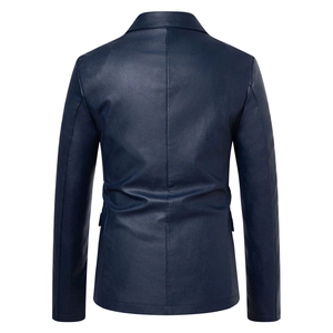 Vue arrière du blazer en cuir bleu foncé cintré avec coutures verticales et épaules nettes